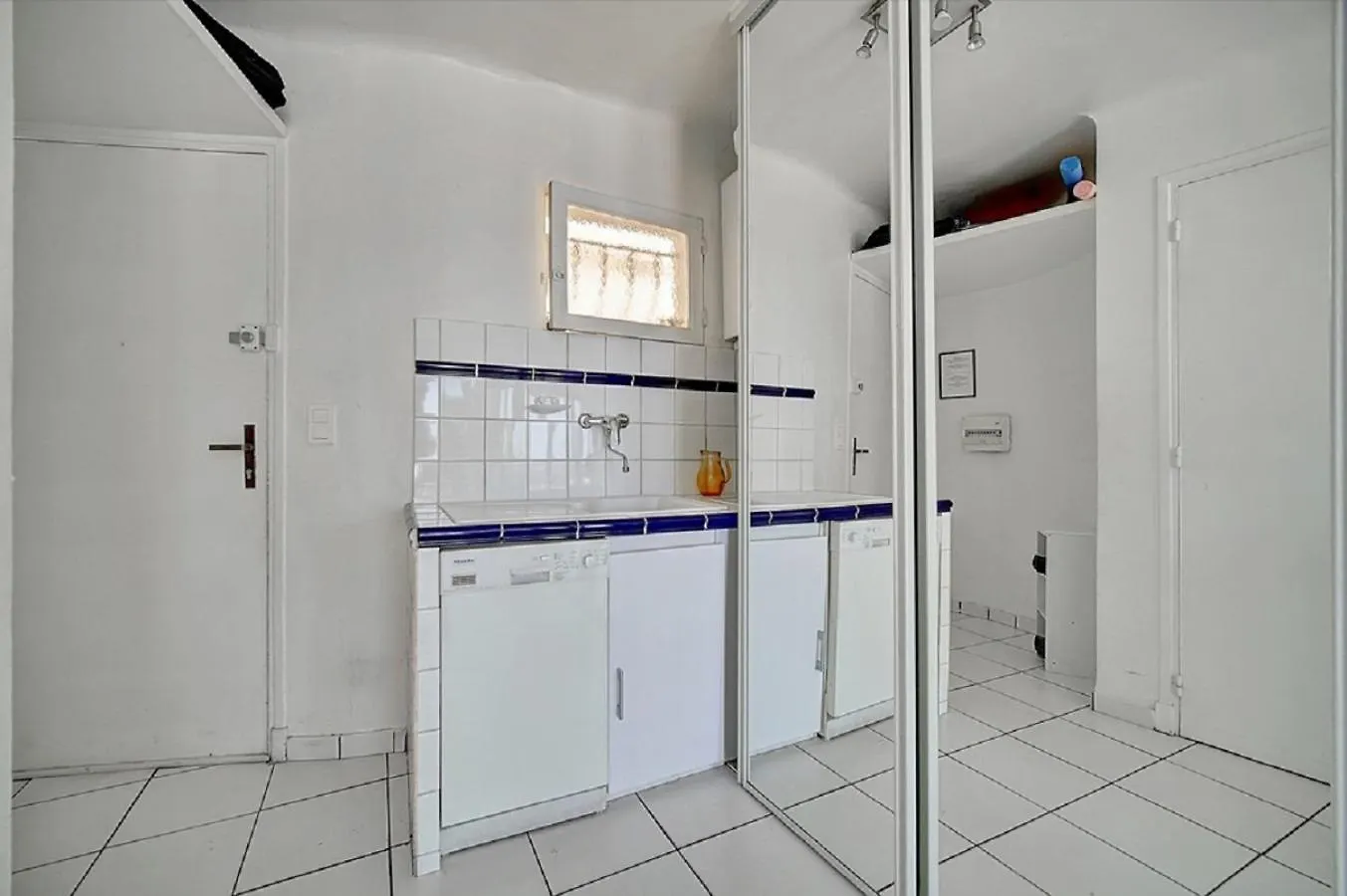 Apartment Charmant 2 Pieces Avec Terrasse Vue Mer L! A1B120 Cannes France