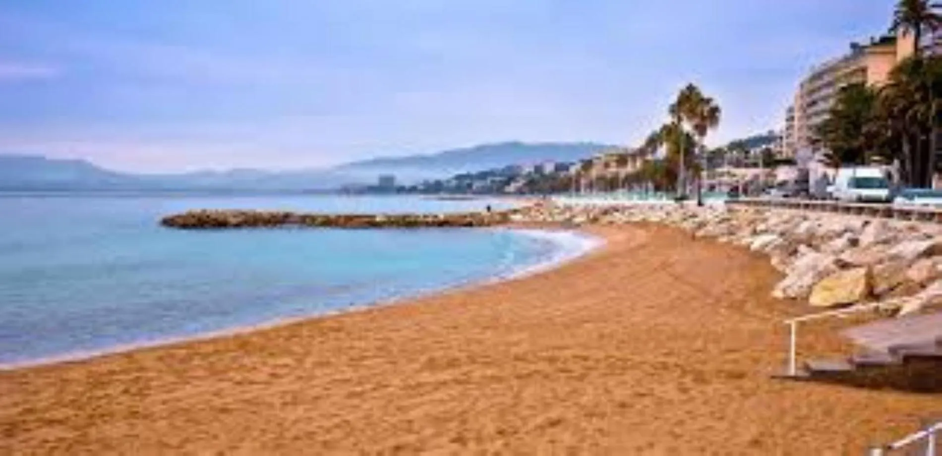 Charmant 2 Pieces Avec Terrasse Vue Mer L! A1B120 Cannes France